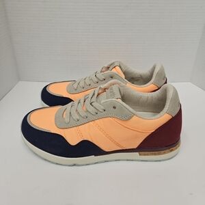 Earth Women's Peach and Navy Sneakers